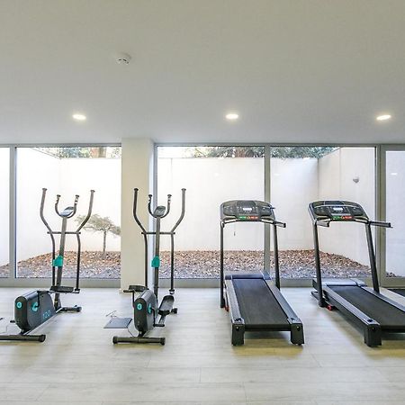 Lovelystay - Modern Loft With Gym & Free Parking Minutes Away From Cbd 포르투 외부 사진