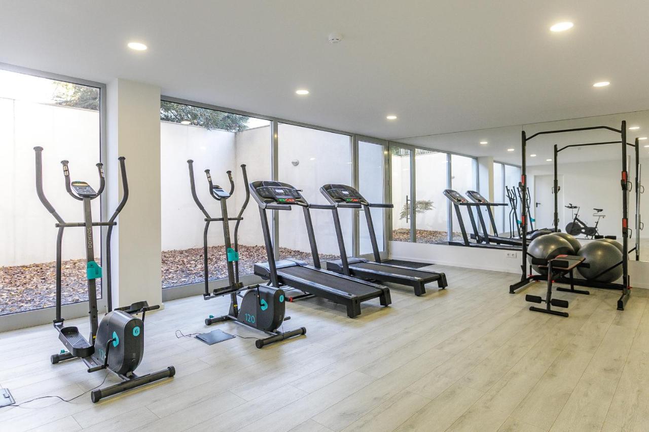 Lovelystay - Modern Loft With Gym & Free Parking Minutes Away From Cbd 포르투 외부 사진