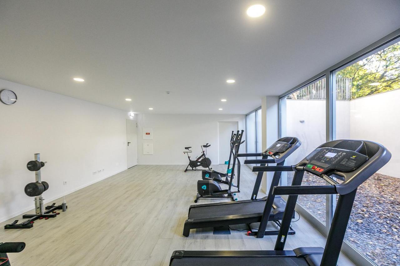 Lovelystay - Modern Loft With Gym & Free Parking Minutes Away From Cbd 포르투 외부 사진