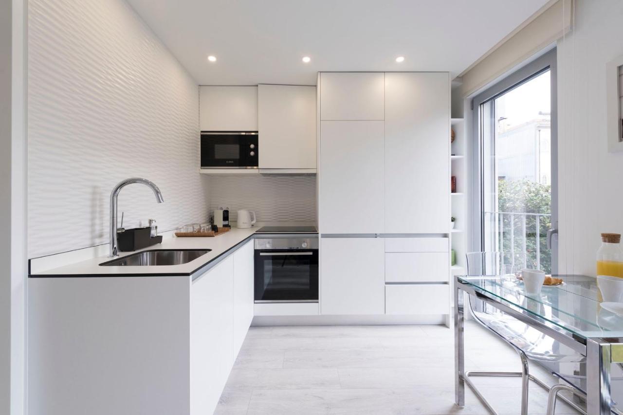 Lovelystay - Modern Loft With Gym & Free Parking Minutes Away From Cbd 포르투 외부 사진