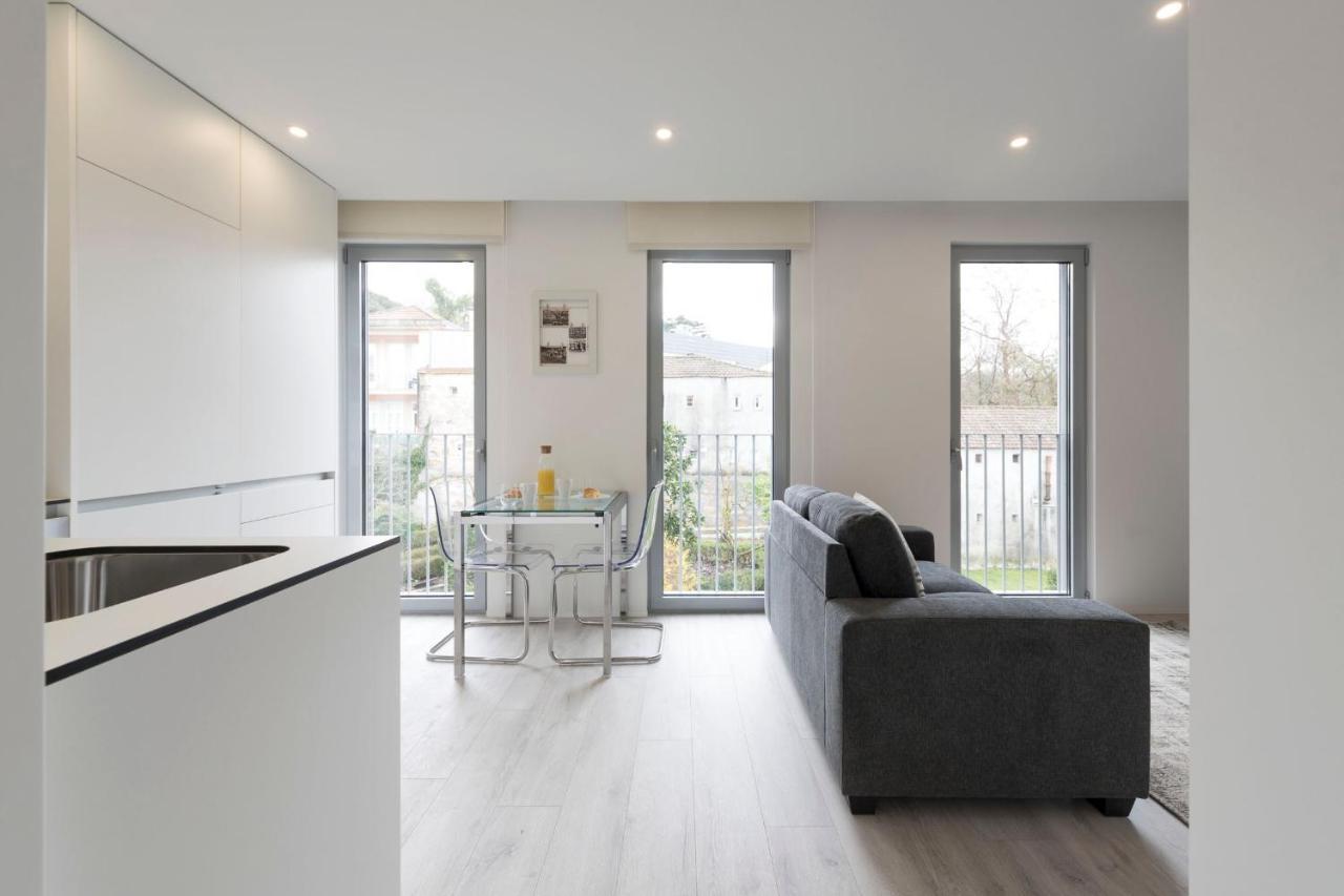 Lovelystay - Modern Loft With Gym & Free Parking Minutes Away From Cbd 포르투 외부 사진
