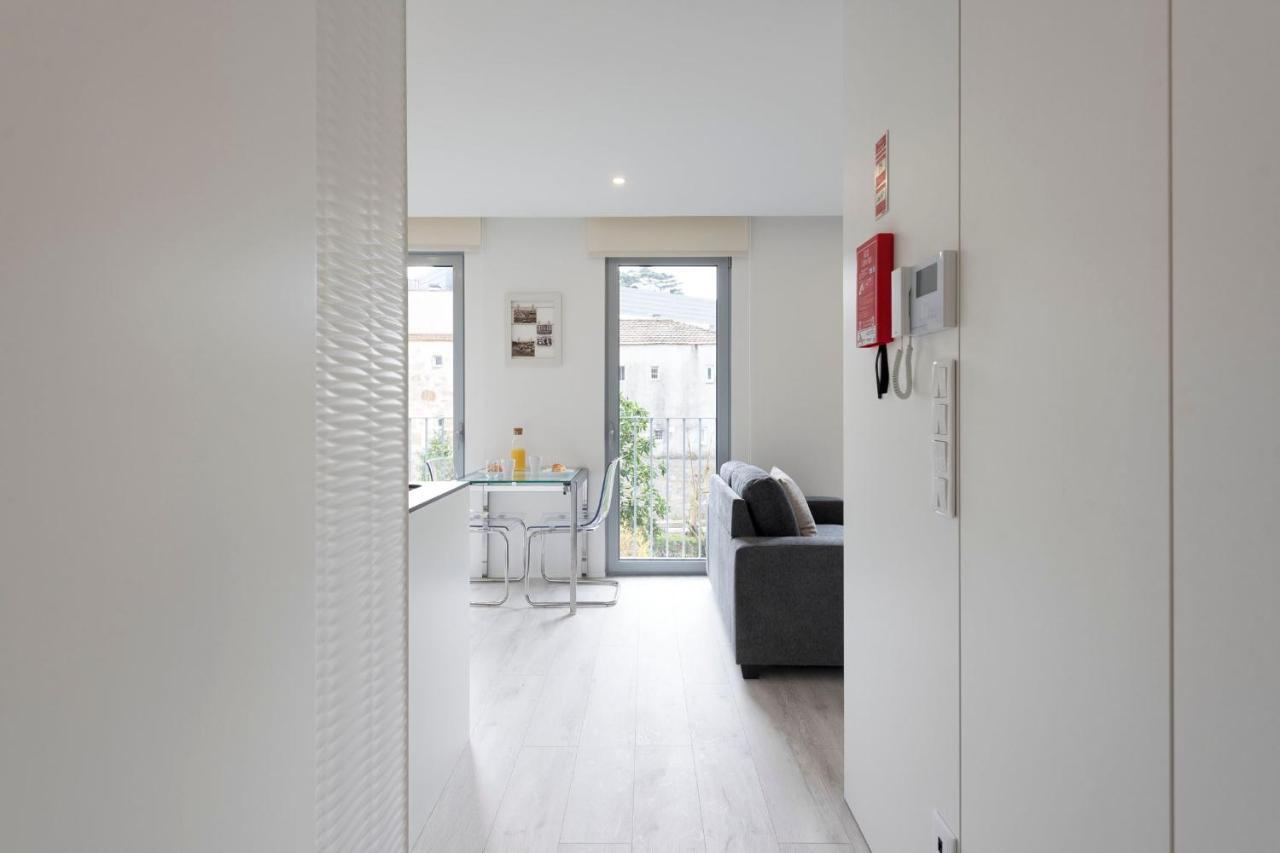 Lovelystay - Modern Loft With Gym & Free Parking Minutes Away From Cbd 포르투 외부 사진