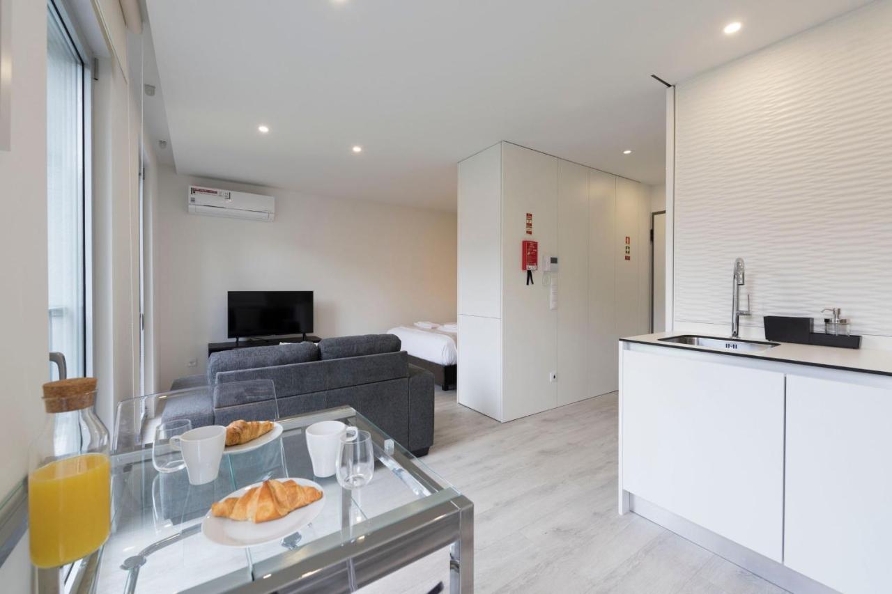 Lovelystay - Modern Loft With Gym & Free Parking Minutes Away From Cbd 포르투 외부 사진